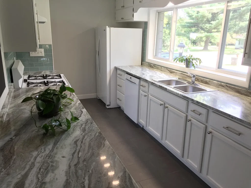 4251 Hilton kitchen