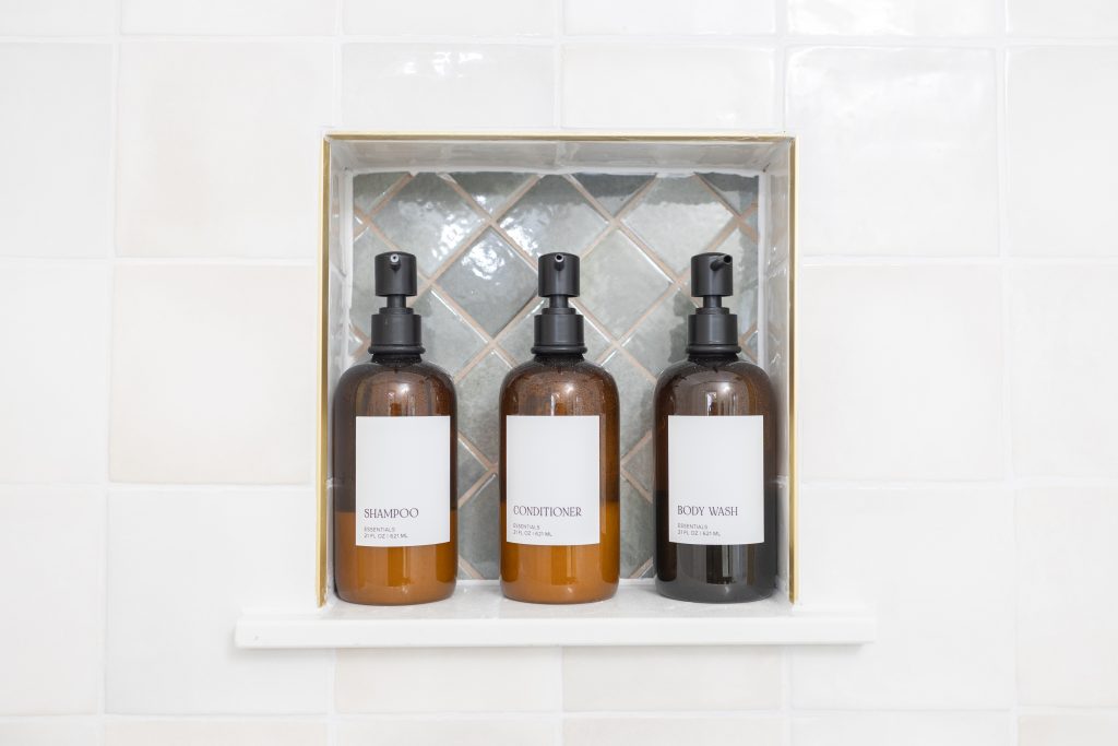 Bathroom shelf detail